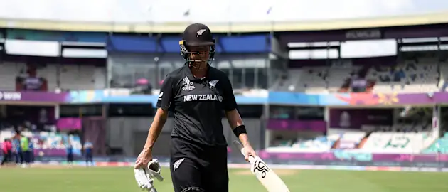 Sciver-Brunt dismisses Devine in her final ODI innings | CWC25