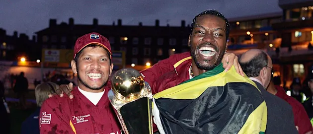Chris Gayle and Ramnaresh Sarwan with the Champions Trophy 2004