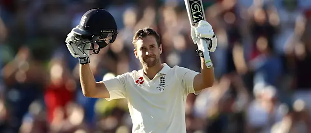 Dawid Malan (110*) scored his first Test century and led his side to a strong position.