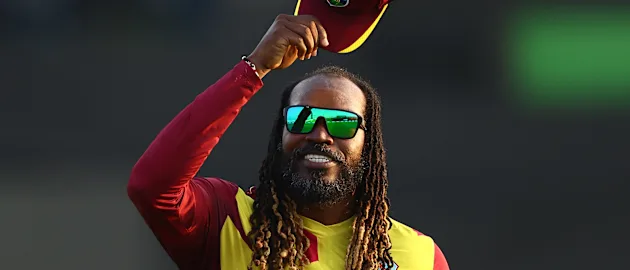 Gayle tips his hat