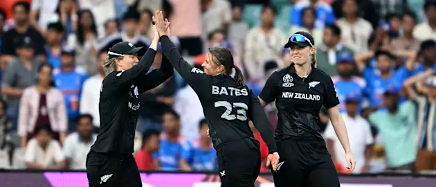 Bates breaks deadlock with Mandhana wicket | CWC25