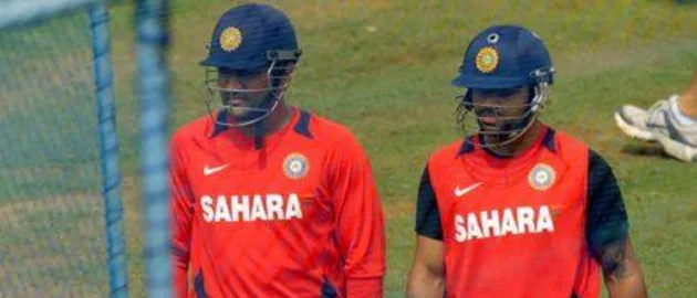 31698 MS Dhoni and Virat Kohli