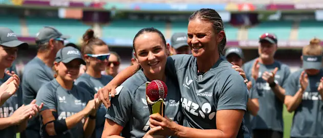 White Ferns celebrate Melie Kerr's 2024 ICC honours | CWC25