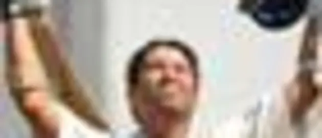 13752 tendulkar thumb oct12