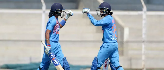 Smriti Mandhana and Harmanpreet Kaur added 116 runs for the third wicket