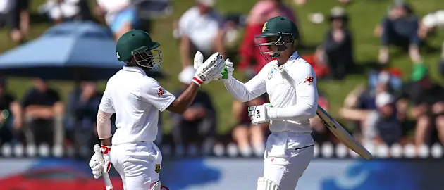 Quinton de Kock and Temba Bavuma stitched together a 160-run seventh-wicket partnership