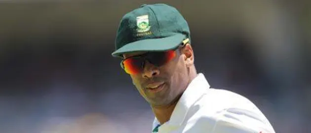 Vernon Philander took three top-order wickets