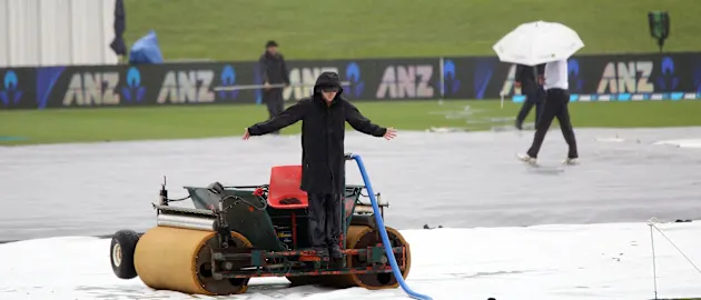 Rain intrupts the start of play during day five of the third Test