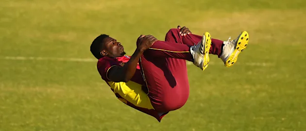 An acrobatic Sinclair shows of his trademark celebration // Getty Images