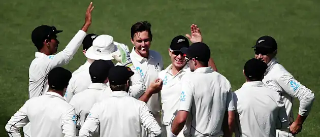 Trent Boult picked up the first three England wickets to fall on his way to returns of 6/33