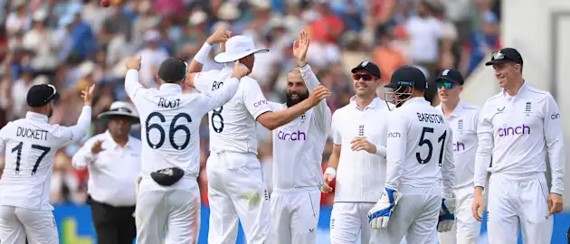 Moeen Ali picked up two wickets on Day 2 of the first Ashes Test