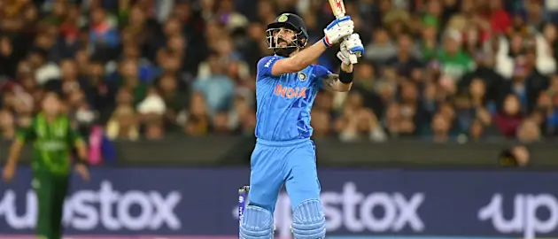 Kohli-six-v-Pakistan