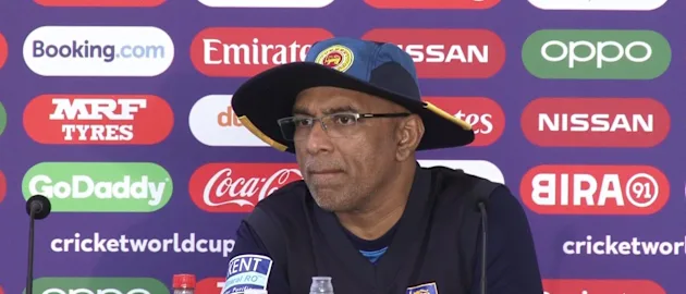 Chandika-Hathurusingha-Sri-Lanka-Pre-Match-27JUN19_Moment