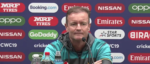 Grant-Flower-Pakistan-coach-Pre-Match-PC_Moment