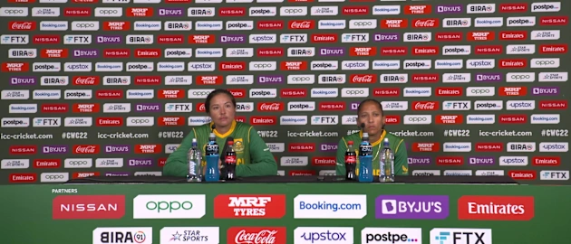 Post-Match-South-Africa-Sune-Luus-Shabnim-Ismail-31-03-2022_Moment