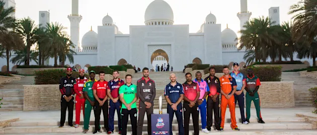 All 14 Captains outside the Grand Mosque
