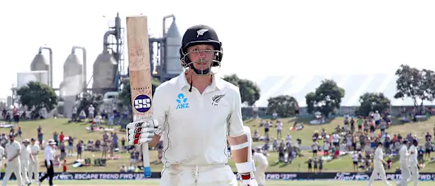 Watling became the first NZ wicket-keeper to score a Test double ton
