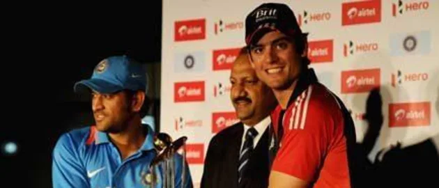 26766 alastair cook_ms dhoni oct13 2011