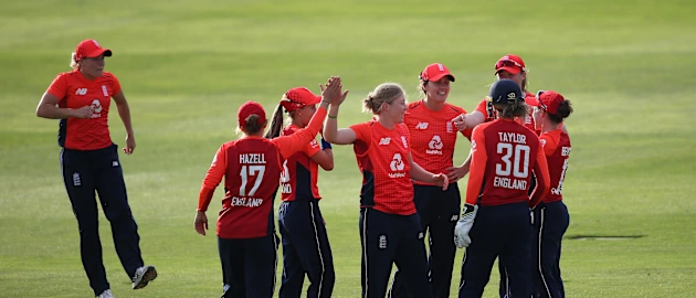 England celebrate a wicket against New Zealand