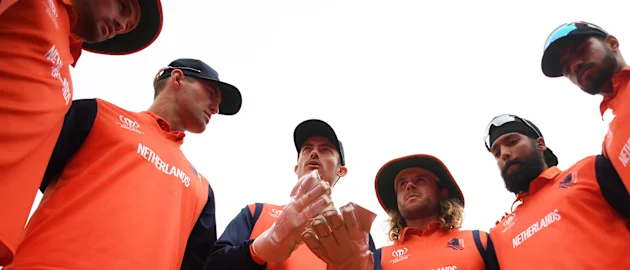 Scott Edwards of Netherlands speaks to their side in the huddle during the ICC Men's Cricket World Cup Qualifier Zimbabwe 2023 Super 6 match between Netherlands and Oman