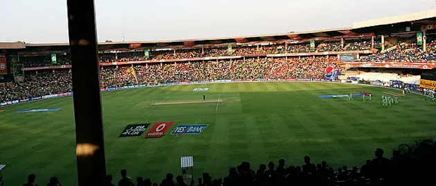 Chinnaswamy_Stadium_May_2014