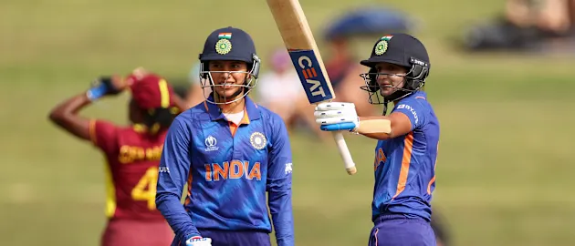 Smriti Mandhana and Harmanpreet Kaur