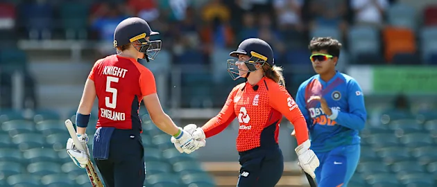The partnership between Heather Knight and Tammy Beaumont was crucial for England