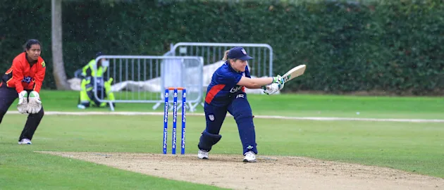 Erica Rendler pulls through the leg side.