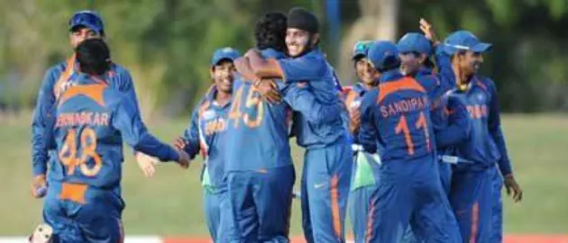 36902 India celebrates