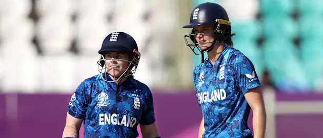 England on track to chase down small target | Powerplay Highlights | CWC25