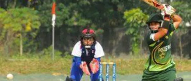 28027 Pakistan's Nida Dar on her way to a century