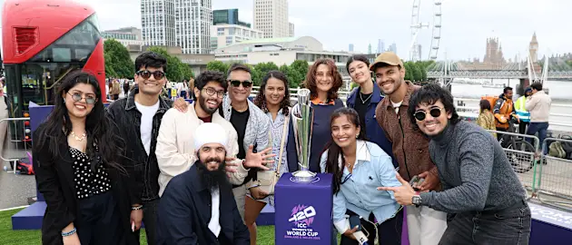 The #T20CreatorClub at the Captains’ Carnival at the Waterloo Bridge