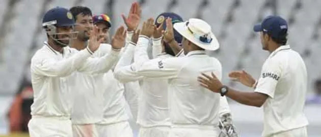 36950 India celebrates