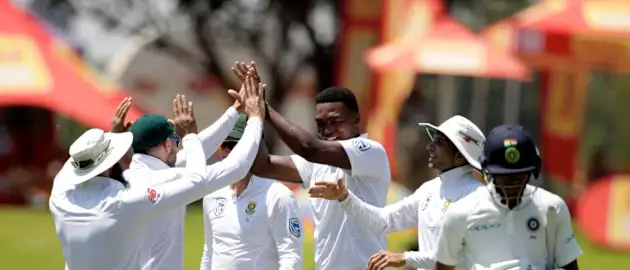 Lungi Ngidi celebrates the wicket of Hardik Pandya