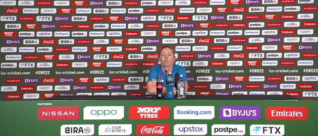 Pre-Match-England-Heather-Knight-30-03-2022_Moment