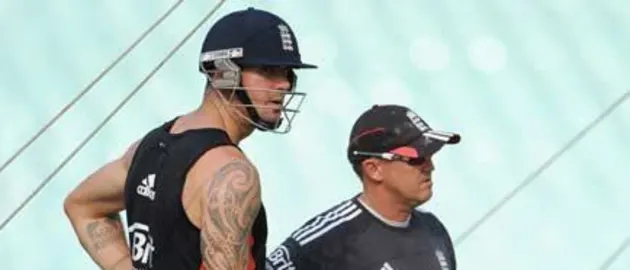 34882 Andy Flower with Kevin Pietersen