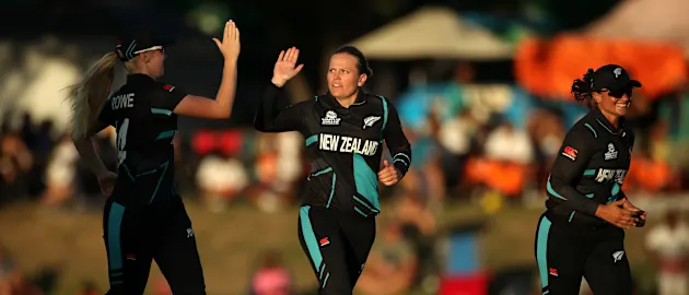 Lea Tahuhu of New Zealand