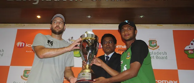 Vettori and Shakib Al Hasan lining up as opposing captains in 2010