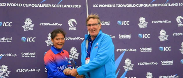 Chanida Sutthiruang with the Player of the Match award.