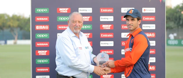 Ryan ten Doeschate player of the match.