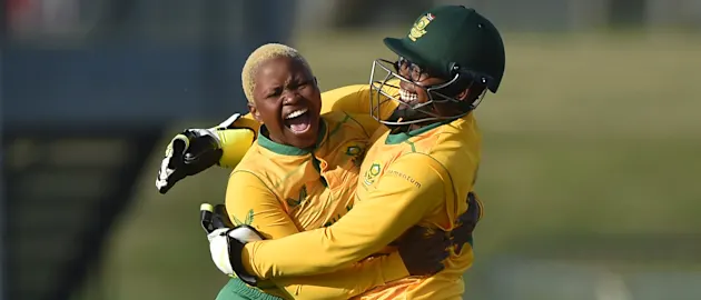 Nonkululeko Mlaba of South Africa celebrates with Sinalo Jafta after she gets Sophia Dunkley of England 1920x1080