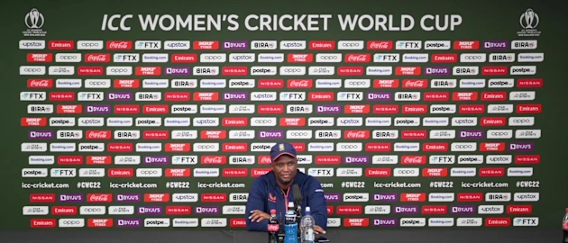 Pre-Match-South-Africa-coach-Hilton-Moreeng-16-03-2022_Moment