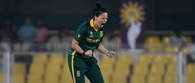 Marizanne Kapp's twin strikes in first over | CWC25