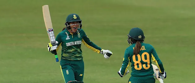 South Africa’s opening victory was less straightforward, as it needed an eighth-wicket stand of 30 runs from Sune Luus and Shabnim Ismail to beat Pakistan