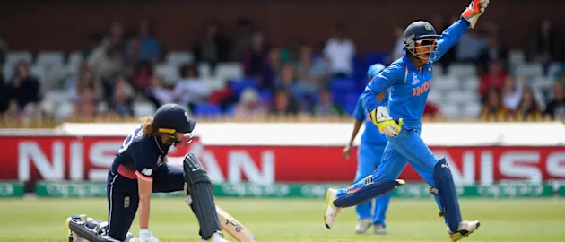 Natalie Sciver DRS dismissal