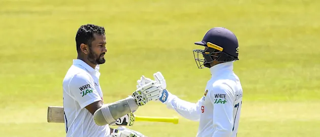 Dimuth Karunaratne and Dhananjay de Silva