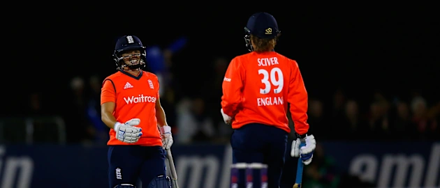 Nat Sciver and Katherine Brunt will play for the Melbourne Stars this season