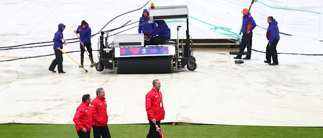Ban v SL: Rain in Bristol