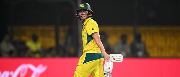 Sciver-Brunt holds onto a sharp chance to dismiss Mooney | CWC25
