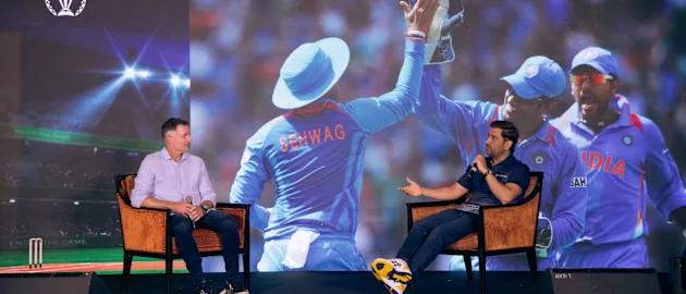 MS Dhoni and Mike Hussey discuss the 2011 World Cup final